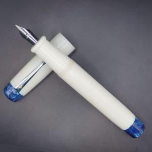 WOW Brand Model-1034A Thantham தந்தம் Resin White Color Body and Cap with Silver Clip Top and Bottom Resin Blue Color Glitter Fontain Pen